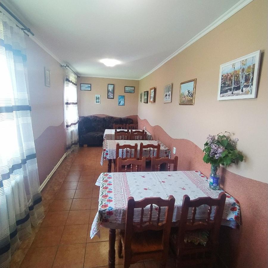 Мальва Apartamento Lazeshchyna Exterior foto