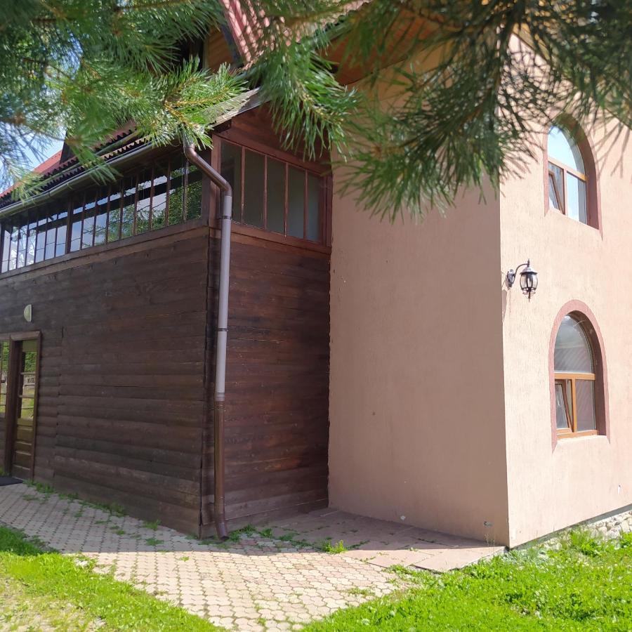 Мальва Apartamento Lazeshchyna Exterior foto