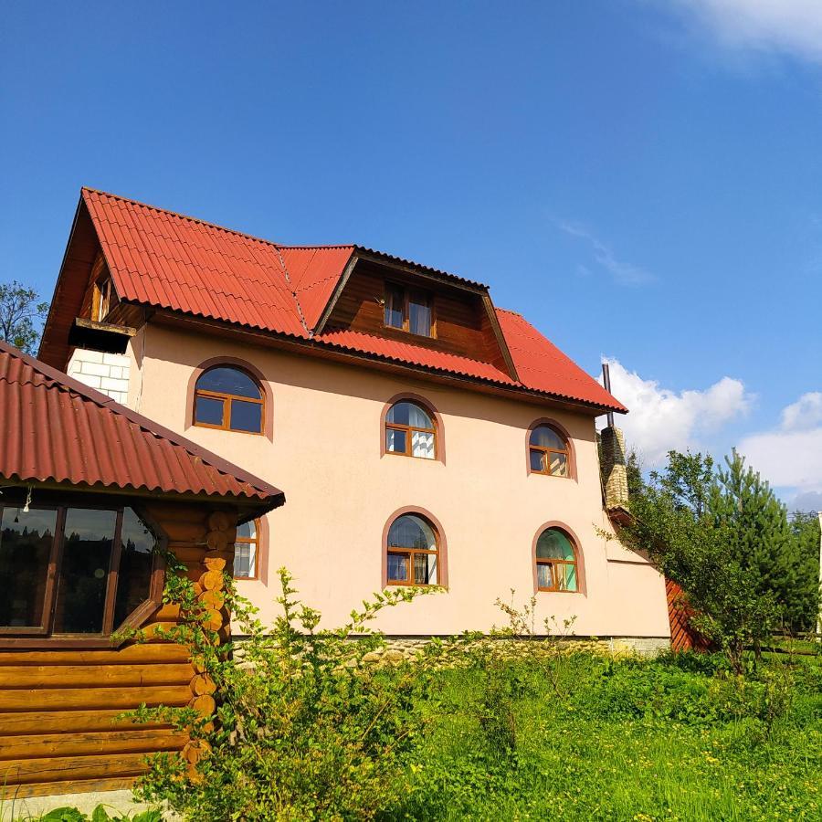 Мальва Apartamento Lazeshchyna Exterior foto